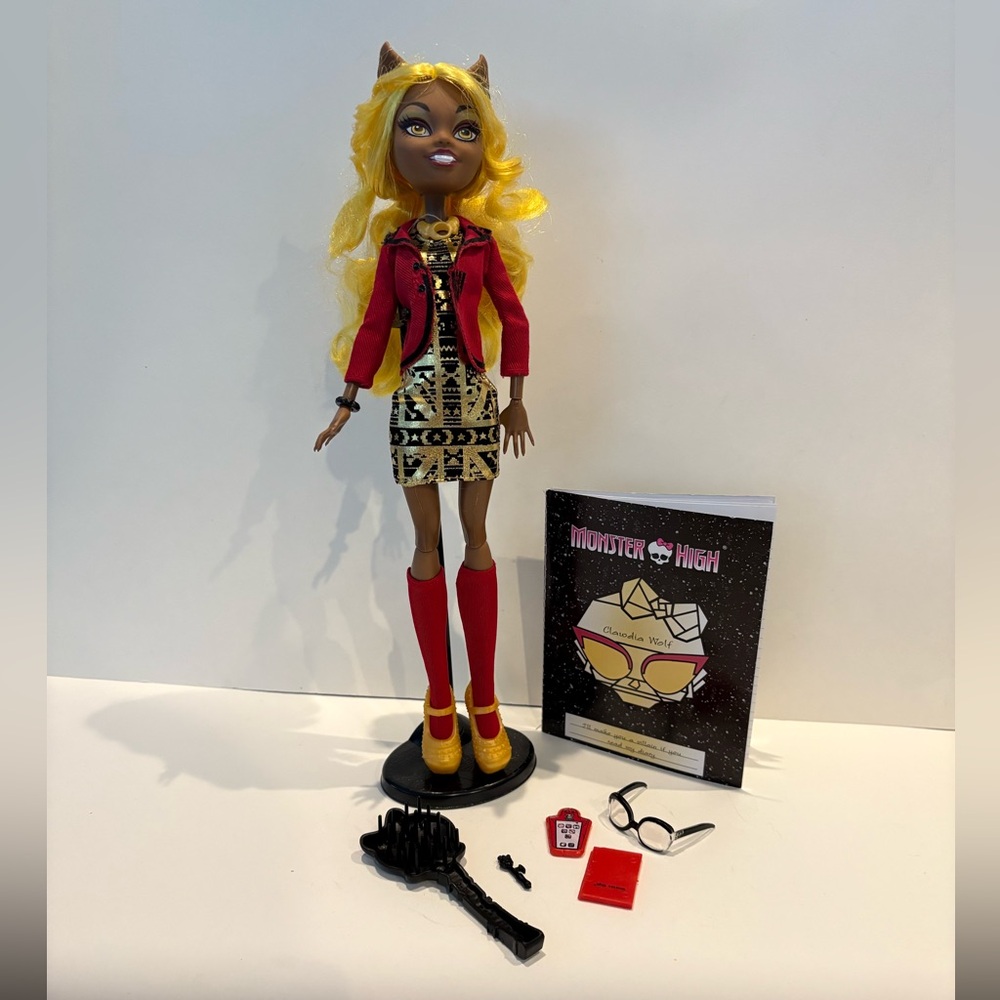 Monster High Doll 2013 Clawdia Wolf Frights Camera Action Complete.